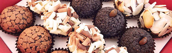 Caixinha com 16 Brigadeiros Gourmet - Escolha até 4 sabores